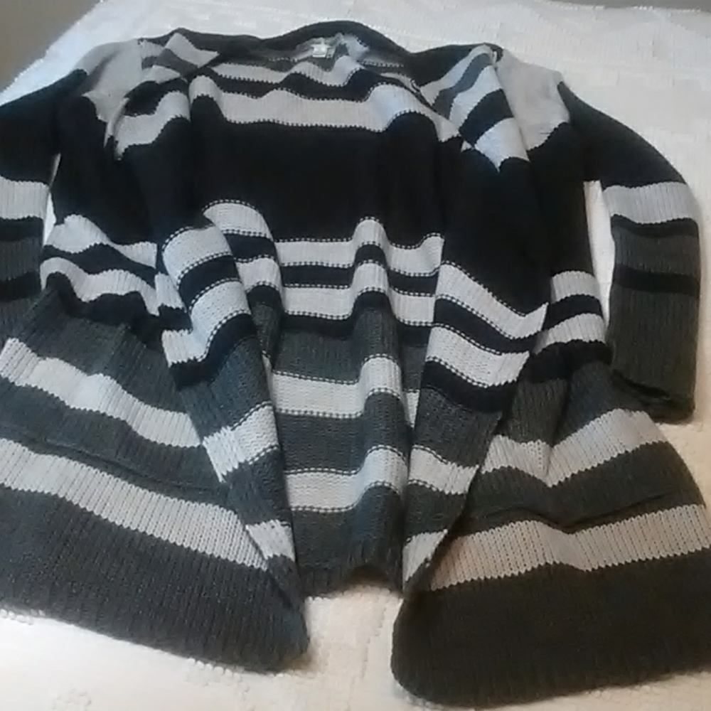 Sweater - Picture 5 of 5